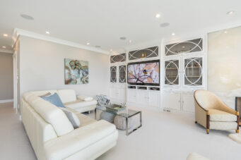 4710 Piccadilly South