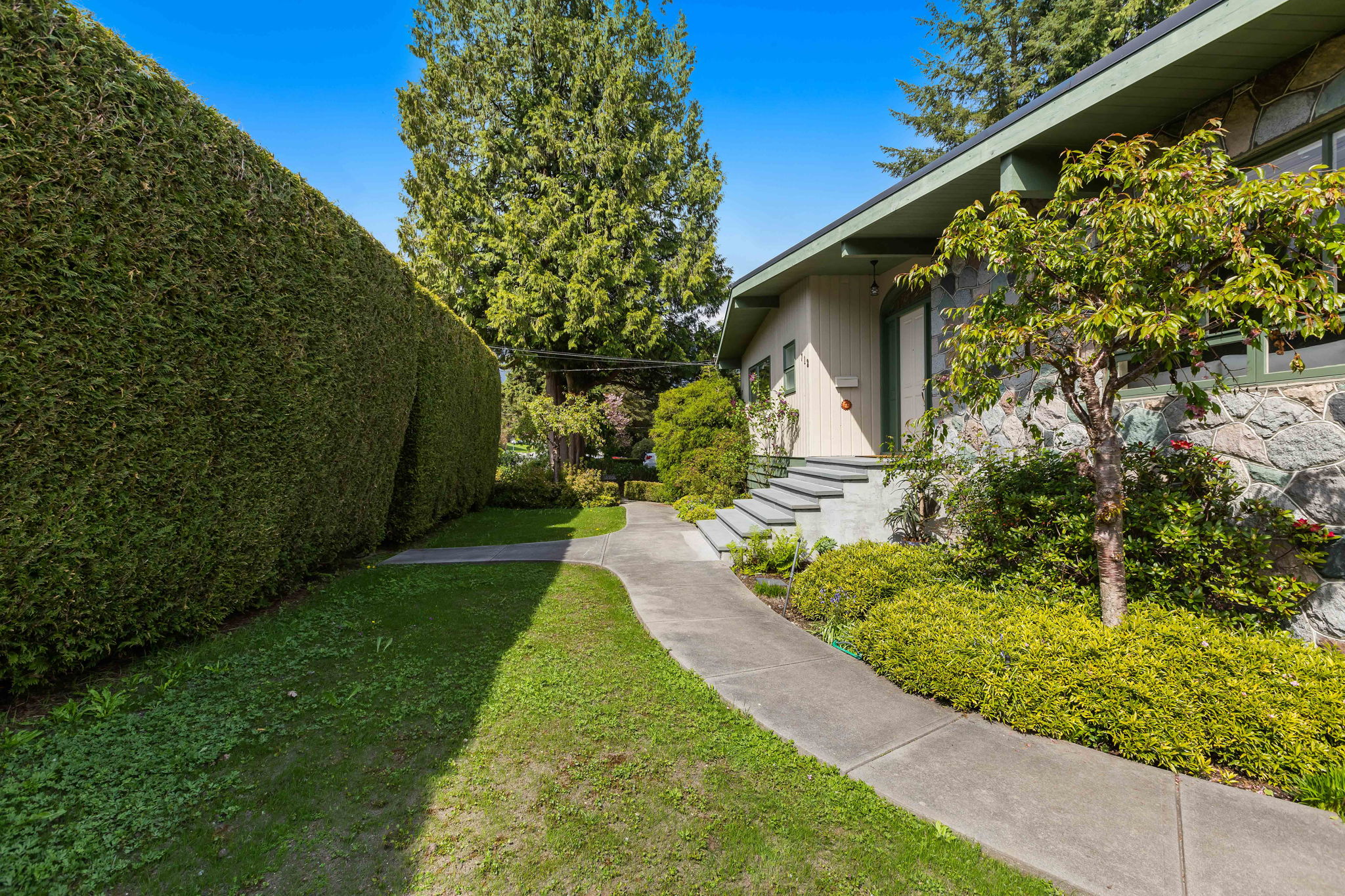 712 Fairway Drive