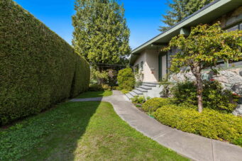 712 Fairway Drive