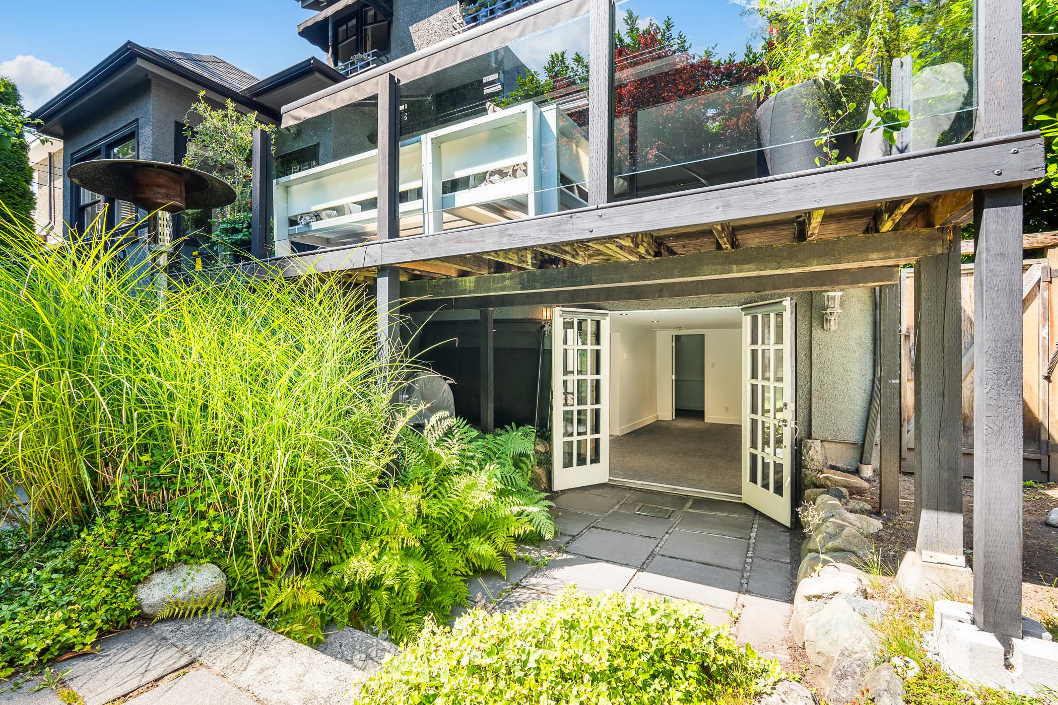 4678 W. 9th Avenue