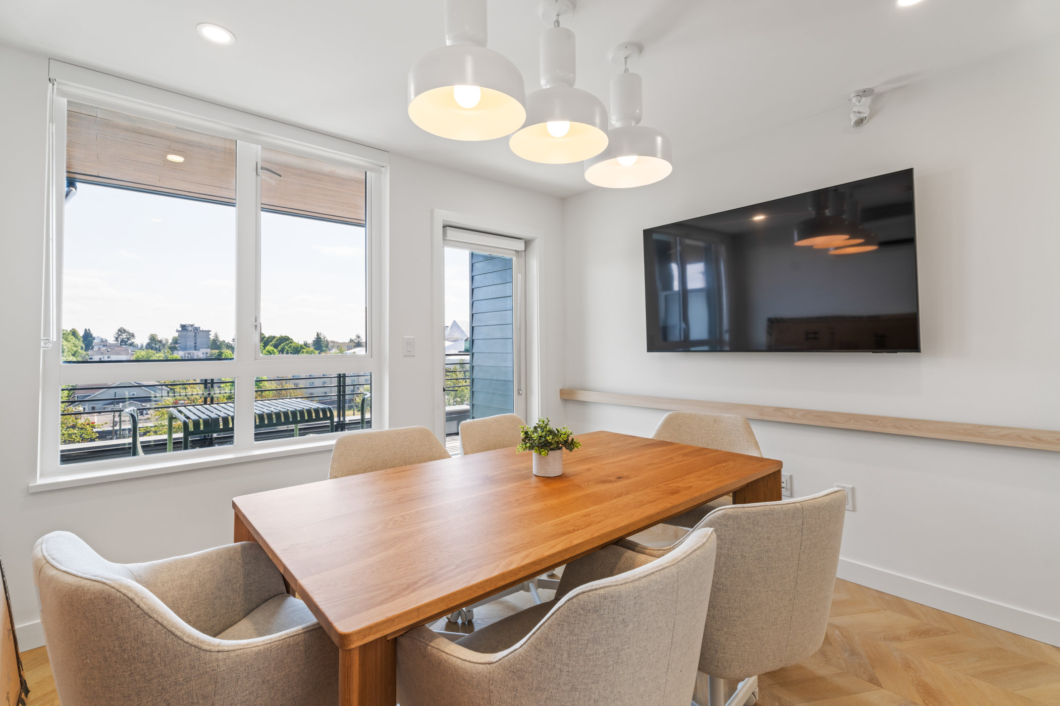 #603 – 2450 Garden Drive