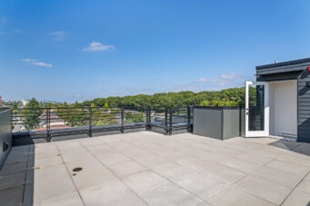#603 – 2450 Garden Drive
