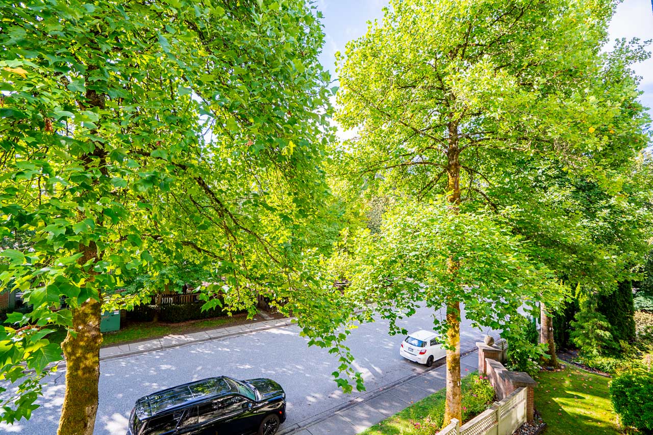 #304 – 3670 Banff Court