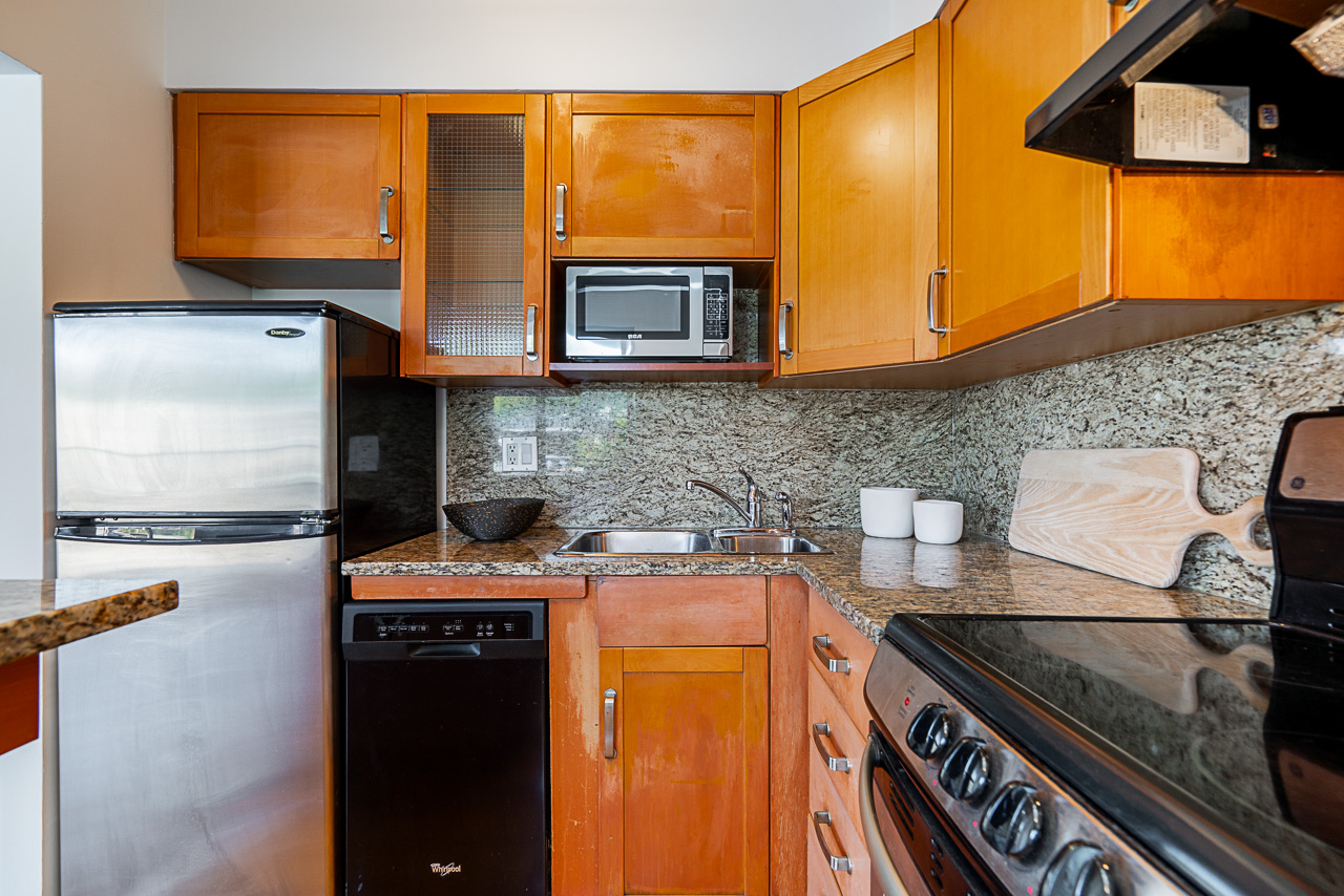 #305 – 2187 Bellevue Avenue