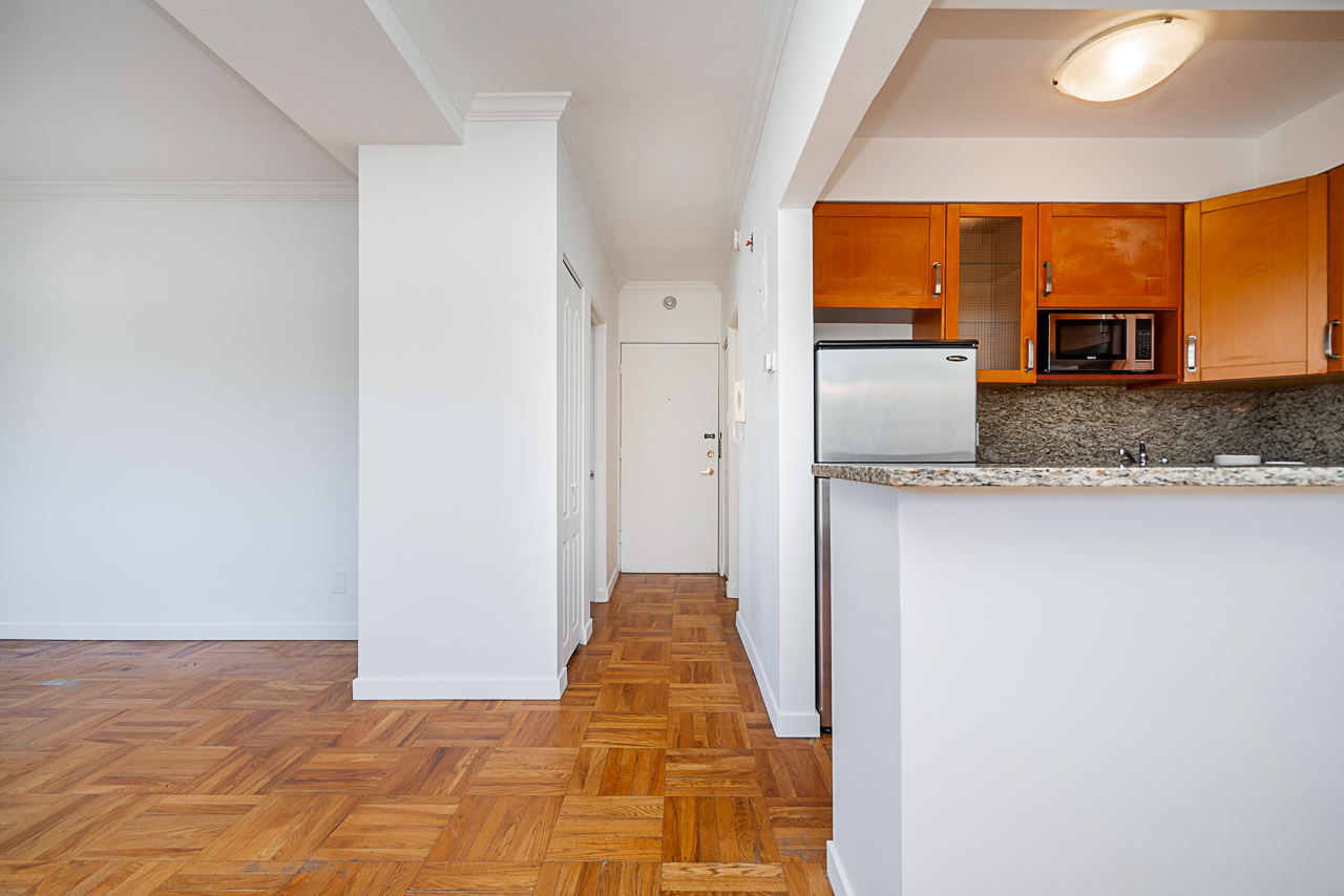 #305 – 2187 Bellevue Avenue