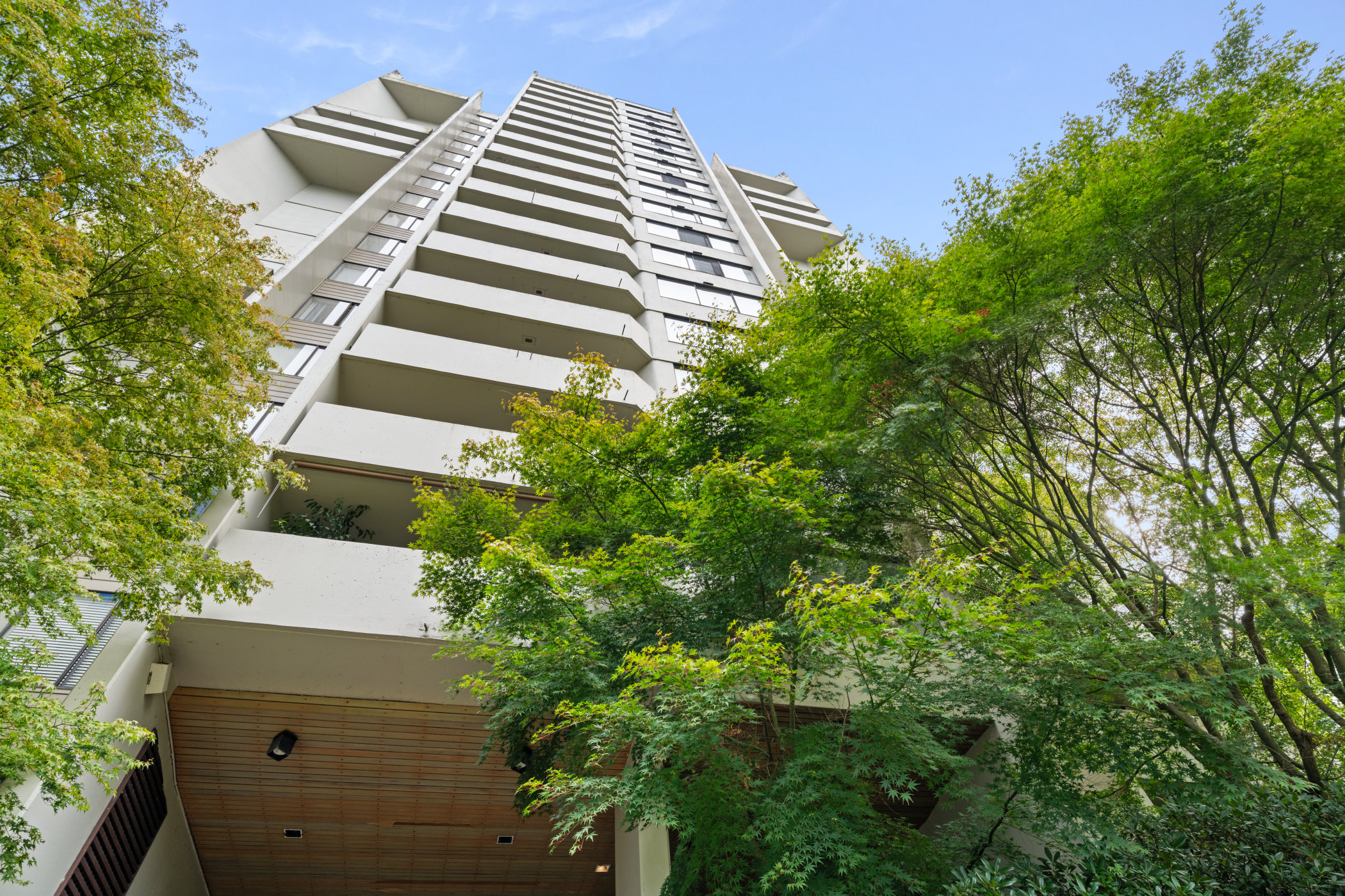 #706 – 4300 Mayberry Street