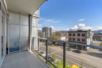 #417 – 256 E. 2nd Avenue