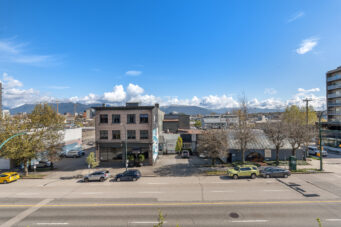 #417 – 256 E. 2nd Avenue