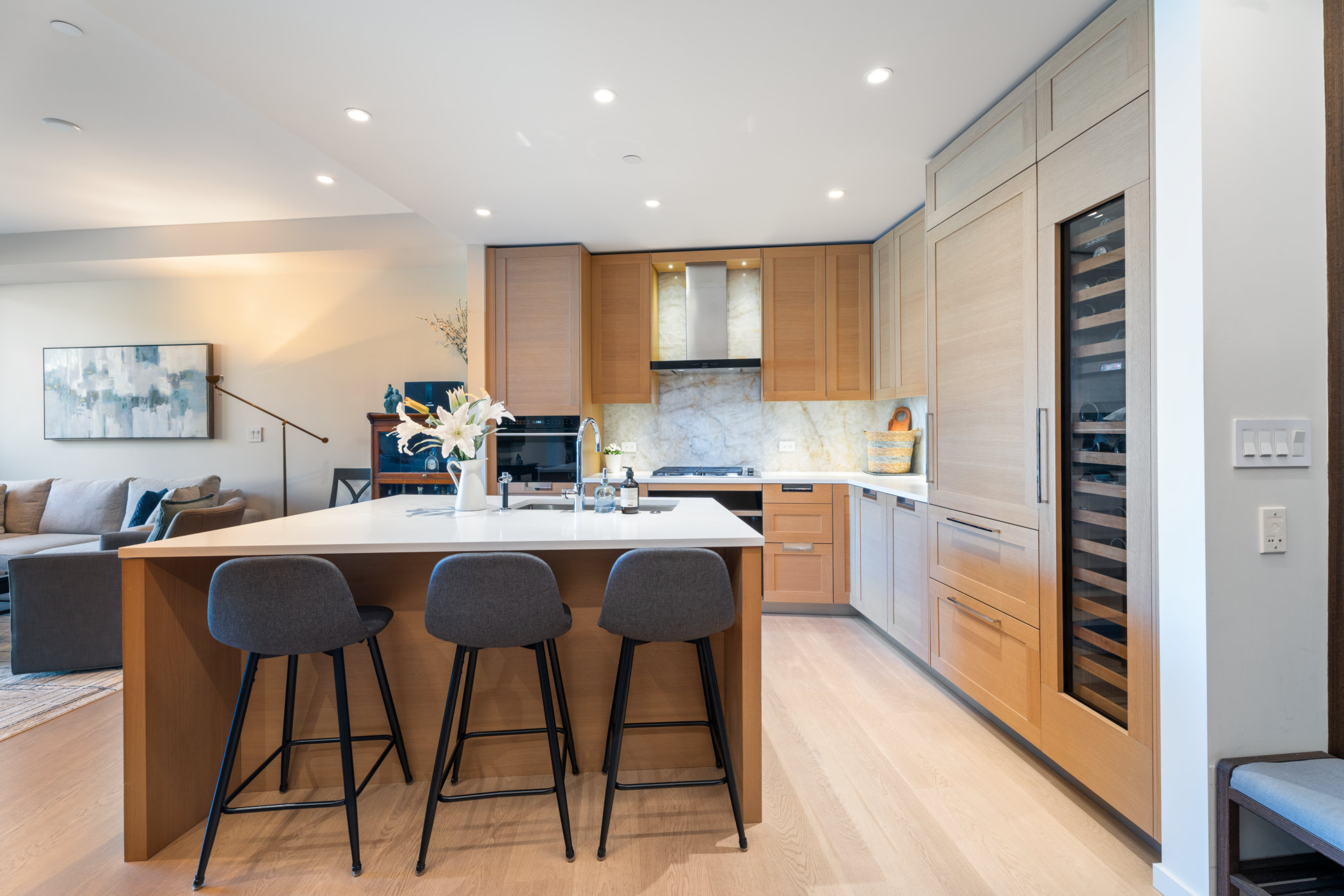 #409 – 1355 Bellevue Avenue