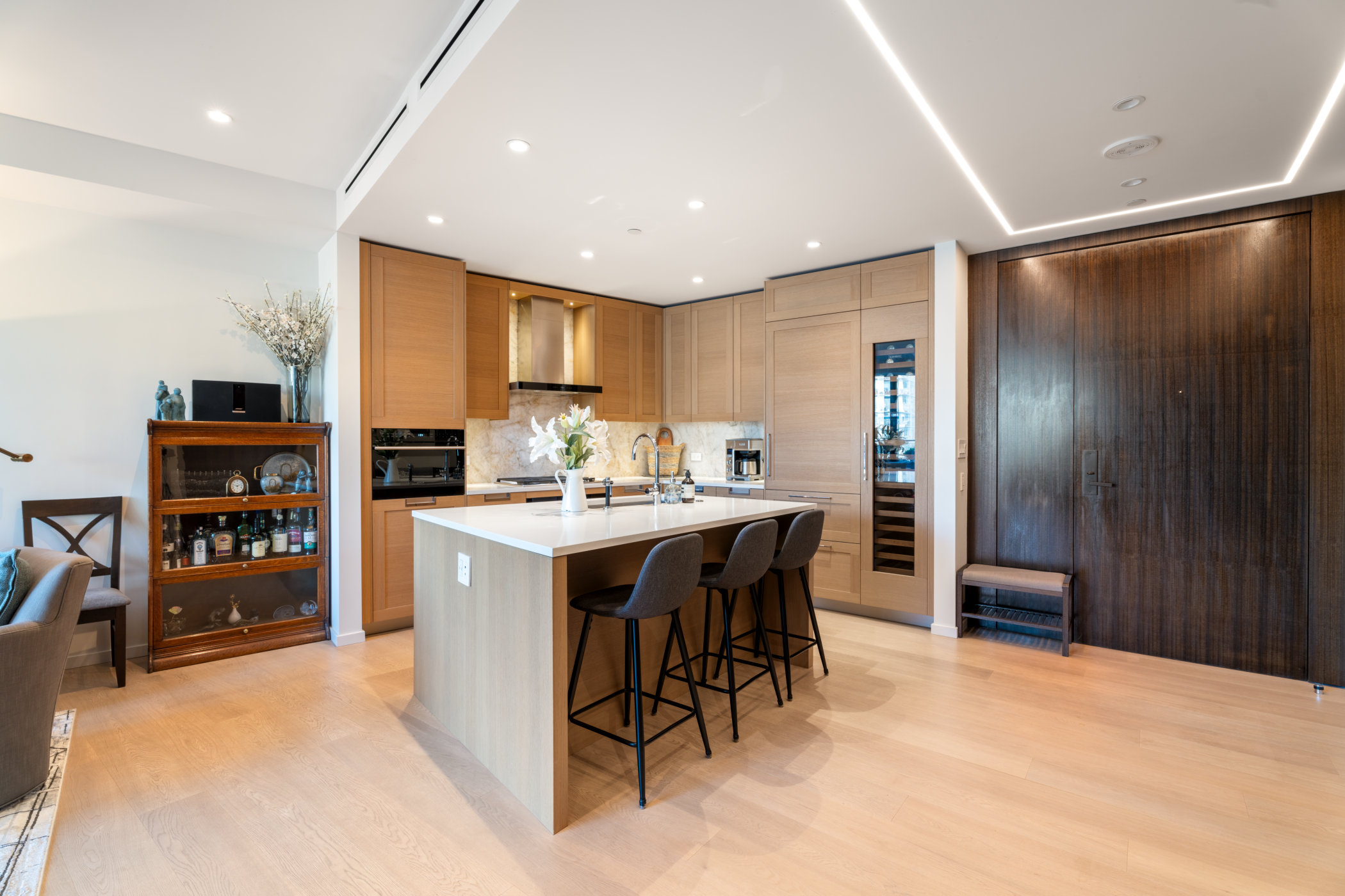 #409 – 1355 Bellevue Avenue