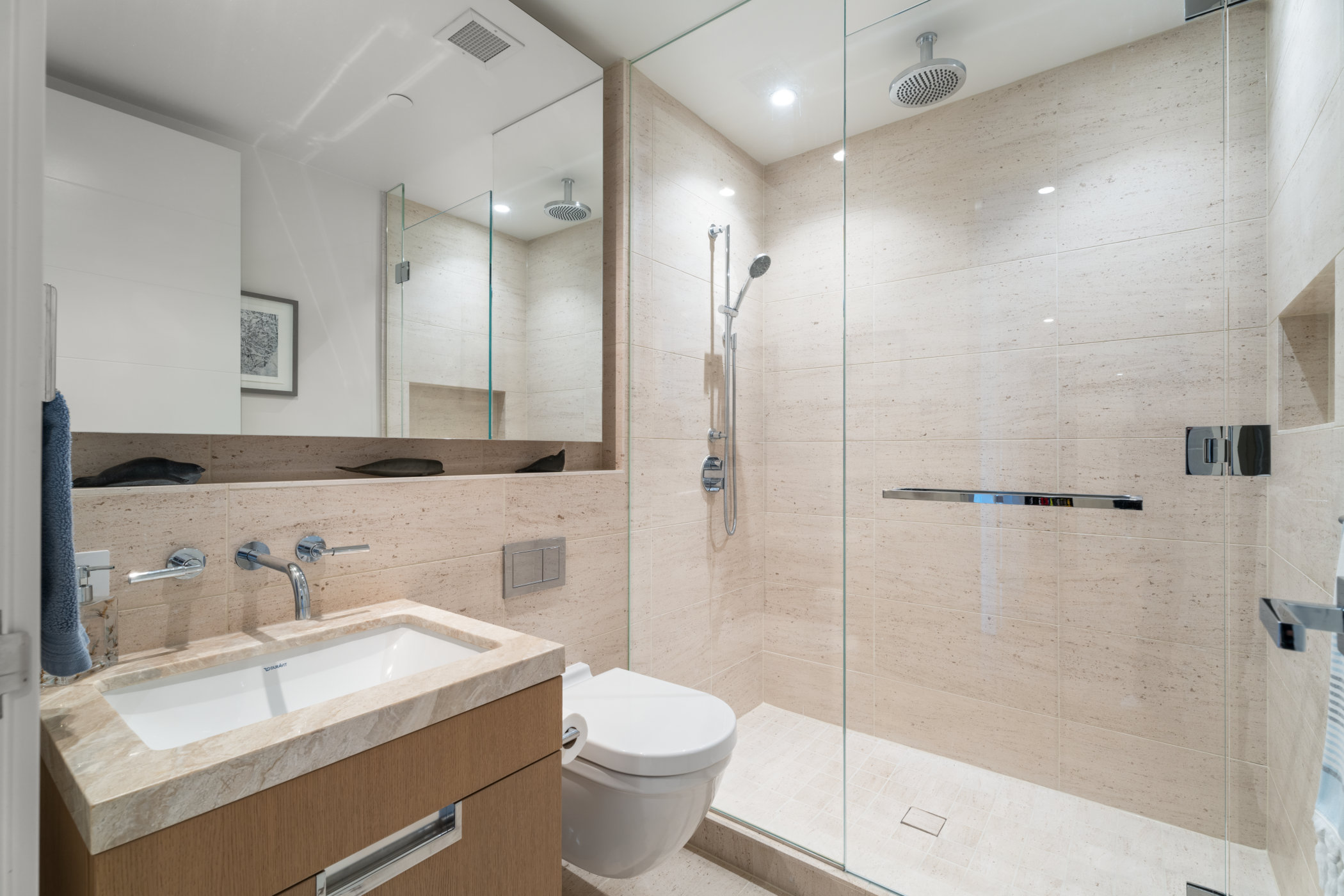 #409 – 1355 Bellevue Avenue