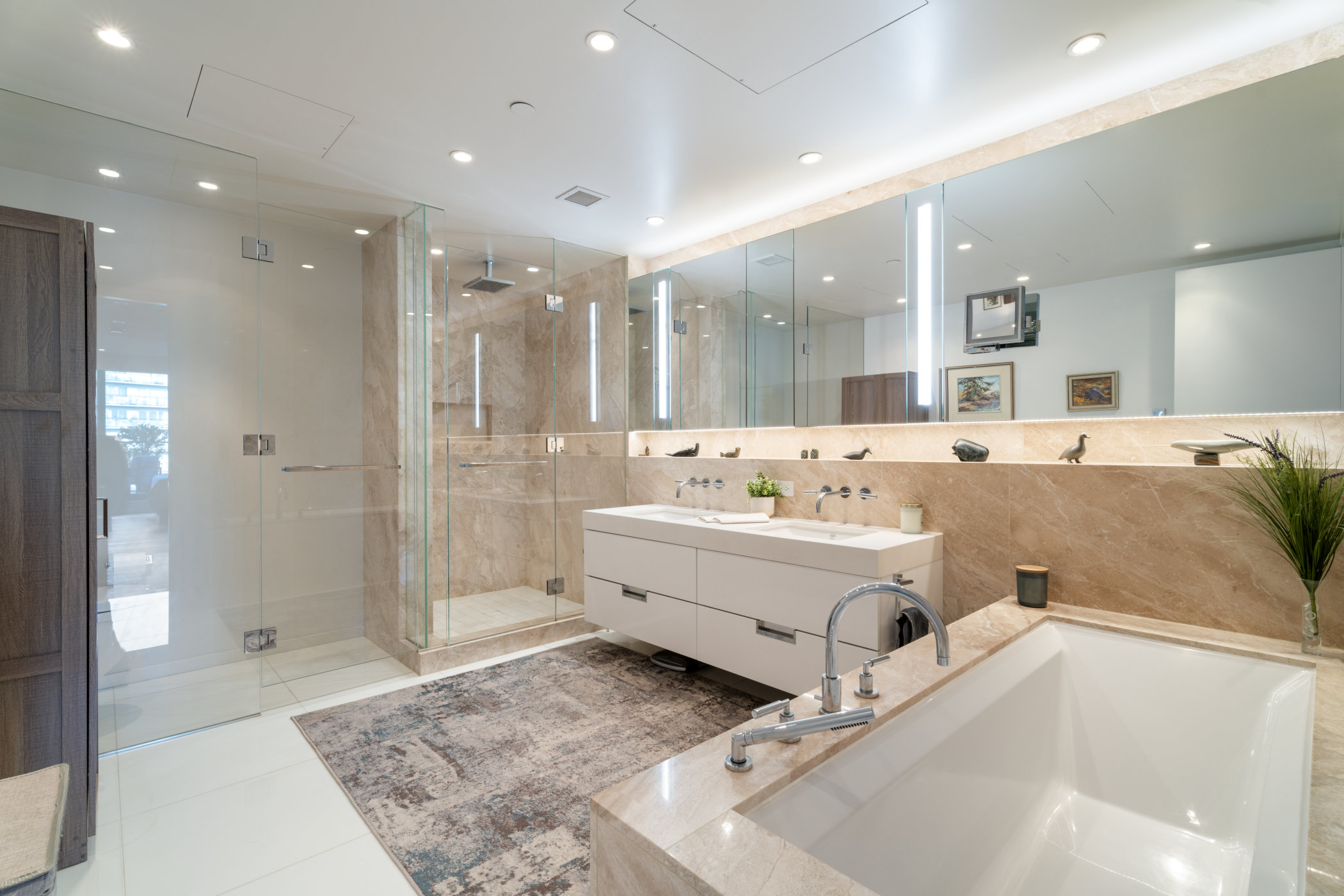 #409 – 1355 Bellevue Avenue