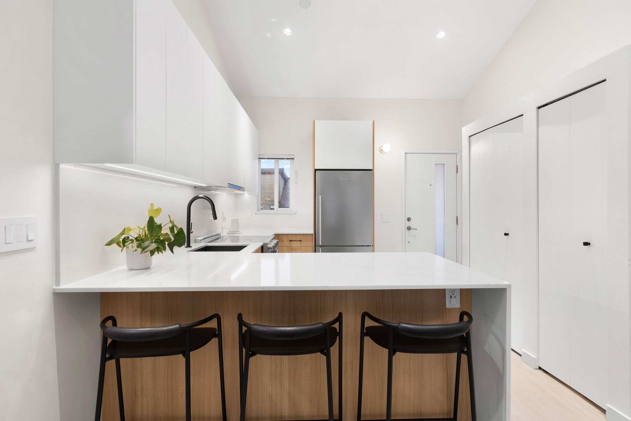 #408 – 1363 Clyde Avenue