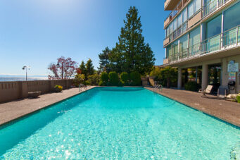 #203 – 150 24th Street