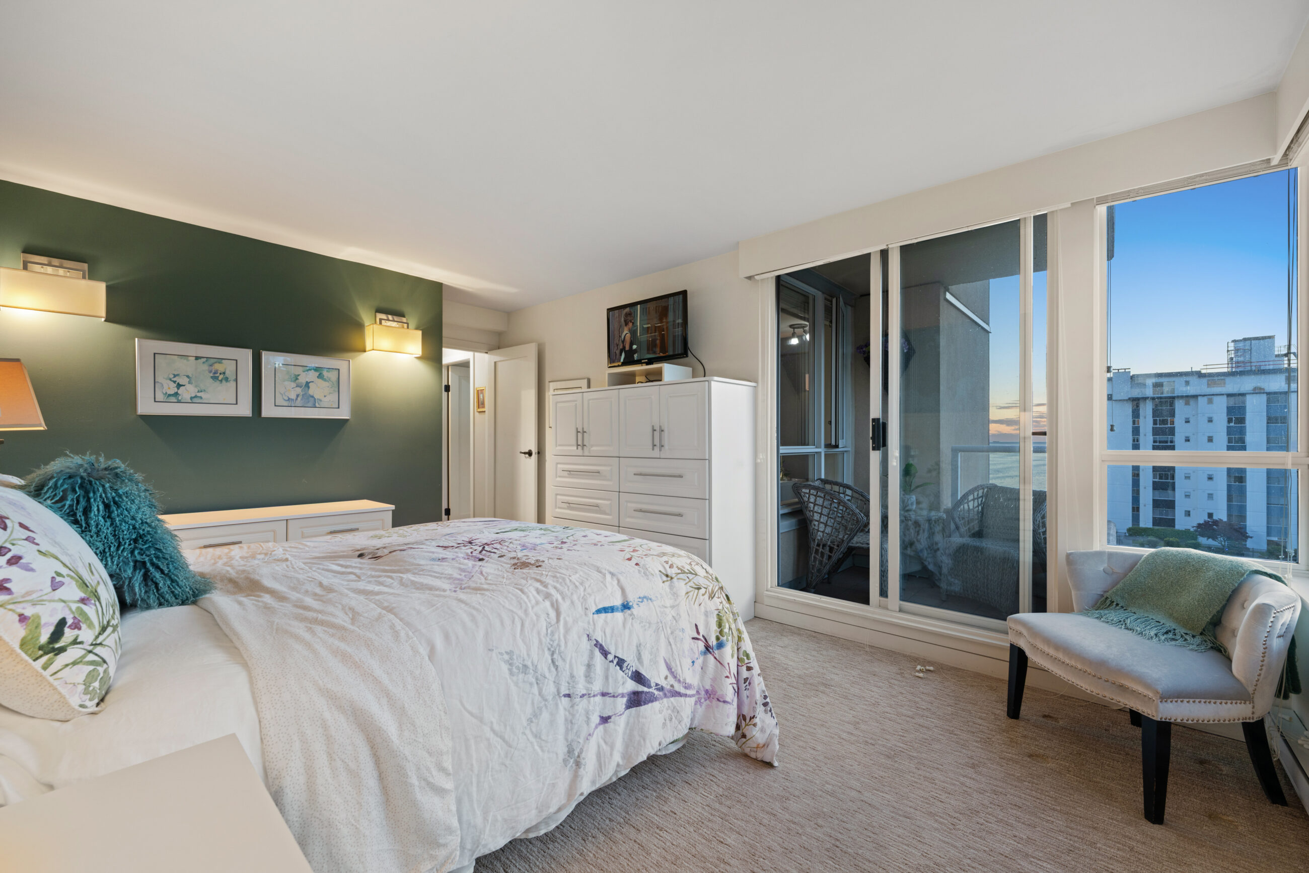 #503 - 2203 Bellevue Avenue