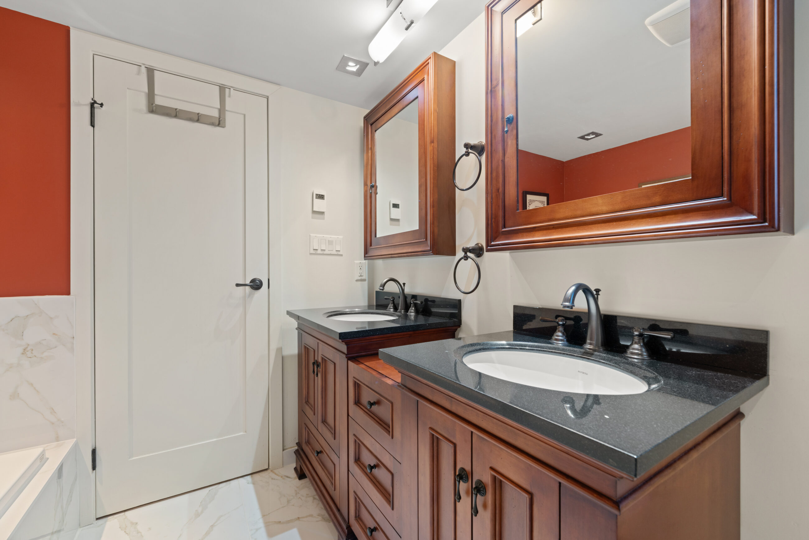 #503 - 2203 Bellevue Avenue