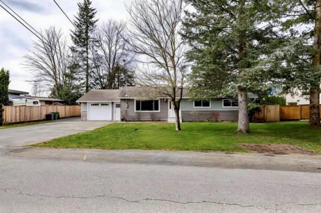7413 Leary Crescent