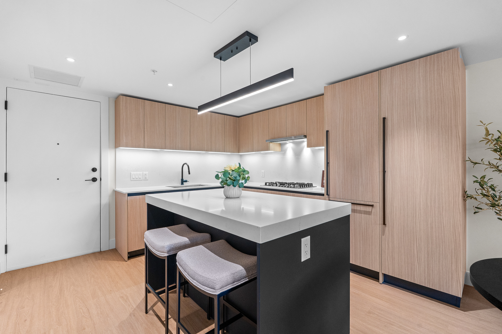 #410 - 2235 E Broadway